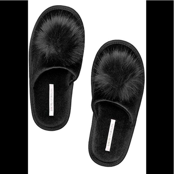 Victoria's Secret Shoes - Victoria's Secret Pom Pom Pretty Black Slippers 🥰